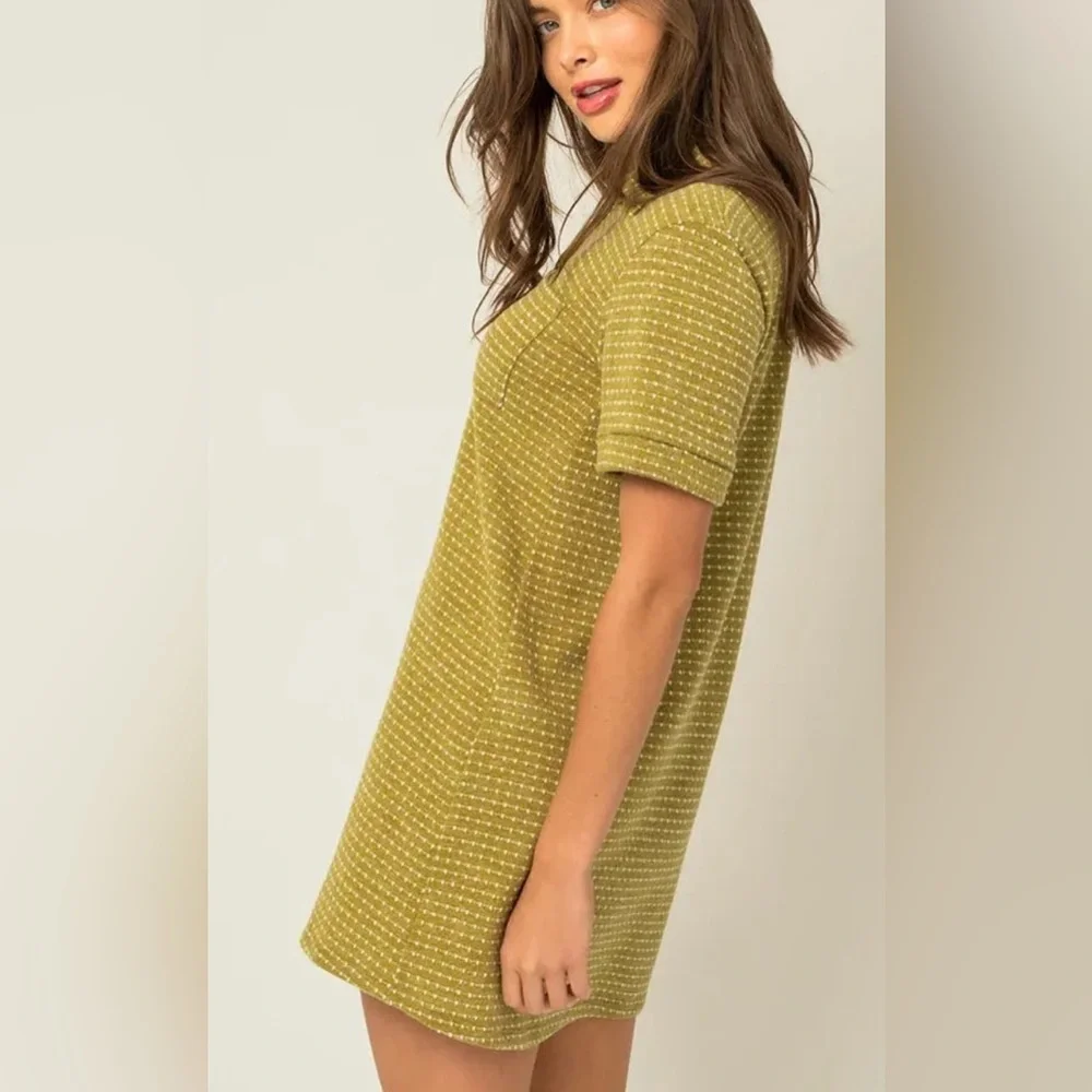 GILLI
Mini Dress Short Sleeve Collar Button Down Knit in Green/Ivory - Picture 5 of 7